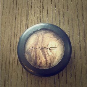 MAC Cosmetics Mineralize Eyeshadow “By Jupiter”